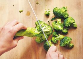 Brokolicová rajnica v rúre: chutné a zdravé recepty s fotografiami Brokolicová rajnica s vajíčkami